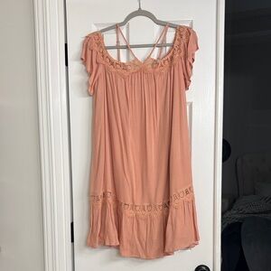 Doe & Rae Peach Lace Trim Dress